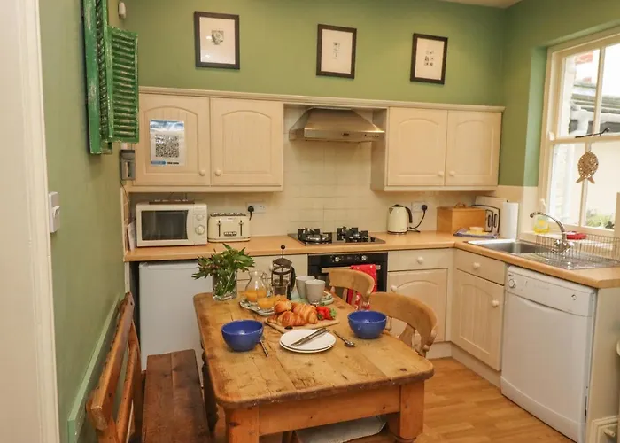 West End House * Whitby