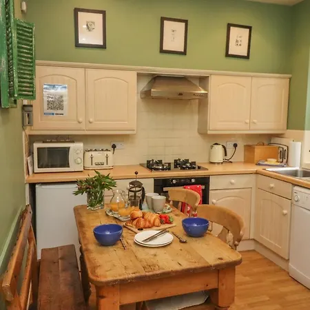 West End House * Whitby