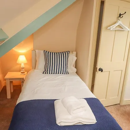 West End House * Whitby